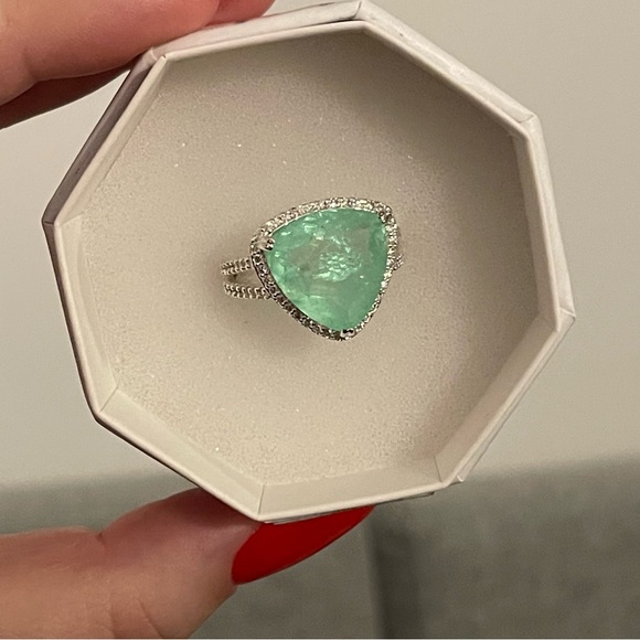 Size 7 Resort Wear Collection - Picture 1 of 2